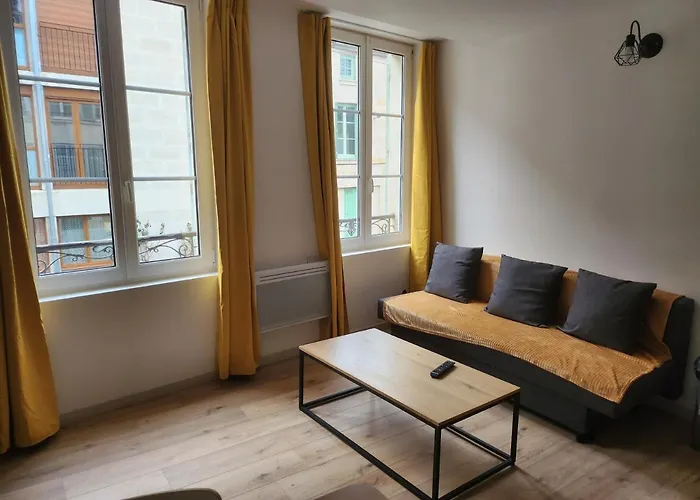 Spacieux 2 Chambres, Lumineux *